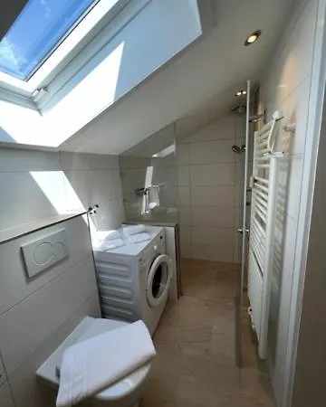 아파트 Wendelsteinblick - Wohnen Auf Zeit - Homeoffice - Balkon Mit Bergblick- Buchbar Ab 28 Naechte 슐리에르시