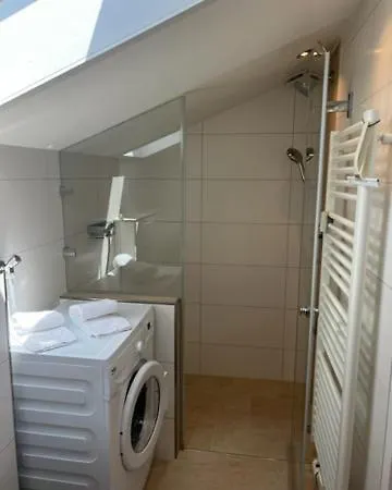 Wendelsteinblick: Extended With Mountain View Balcony Apartment Schliersee