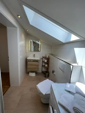Wendelsteinblick - Wohnen Auf Zeit - Homeoffice - Balkon Mit Bergblick- Buchbar Ab 28 Naechte アパート シュリールゼー